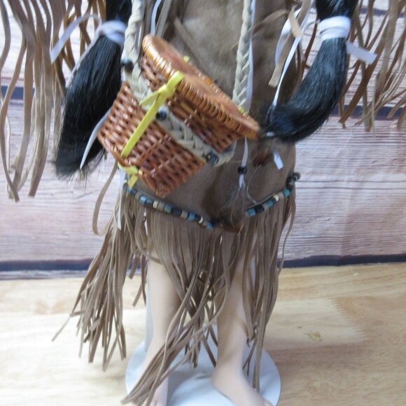 Native American Indian Exquisite 18" Doll with Accessories & Stand - Vintage - Picture 6 of 15